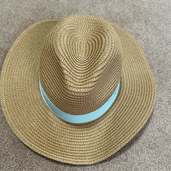 Straw hat - Picture 6 of 7